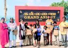 தஞ்சை மாவட்டம் கல்லனையில்‌ பிளாஸ்டிக் பைகளை தவிர்க்க வலியுறுத்தி  சுற்றுலா பயணிகளுக்கு காகித பைகள் வழங்கி‌ய‌ மாற்றம் அமைப்பினர்