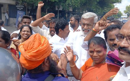தாராபுரம் மற்றும் மதுராந்தகம் சட்டமன்ற தொகுதியில் நடைபெற்ற இடைத்தேர்தலில் தமிழக வெற்றிக் கழகம் பெற்ற மாபெரும் வெற்றியை கொண்டாட்டம்