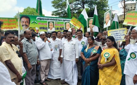 திருச்சி மாவட்ட ஆட்சித் தலைவர் அலுவலகத்துக்கு அருகில் வணிகர் சங்கங்களின் பேரவை சார்பில் திருச்சி மாவட்ட தலைவர். S.P. பாபு தலைமையில் மாபெரும் கண்டன ஆர்ப்பாட்டம்